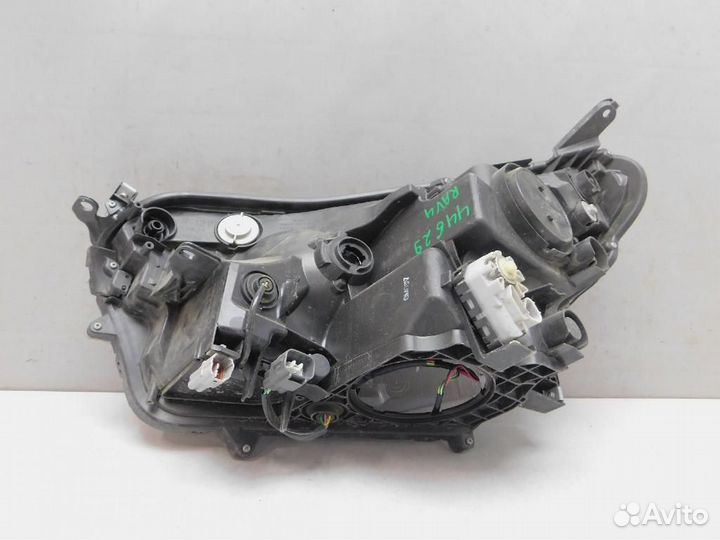 Фара правая Toyota RAV4