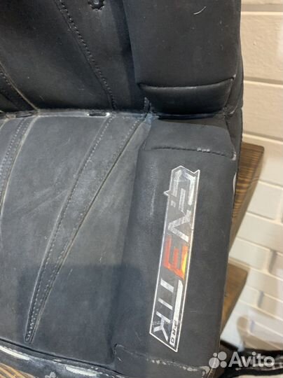 Вратарские щитки, блин и ловушка Брайнс