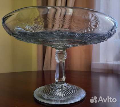 Старинная ваза фруктовница на ножке