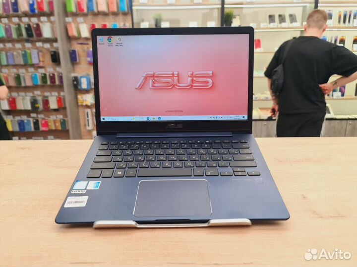 Ультрабук Asus на Core i3+SSD/ips Экран