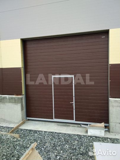 Секционные ворота