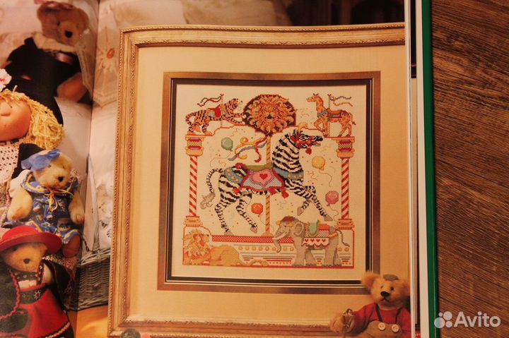 Книга по вышивке Carousel Horses in cross stitch