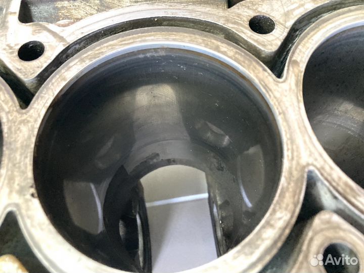 Блок двс Mitsubishi 1,8 4B10