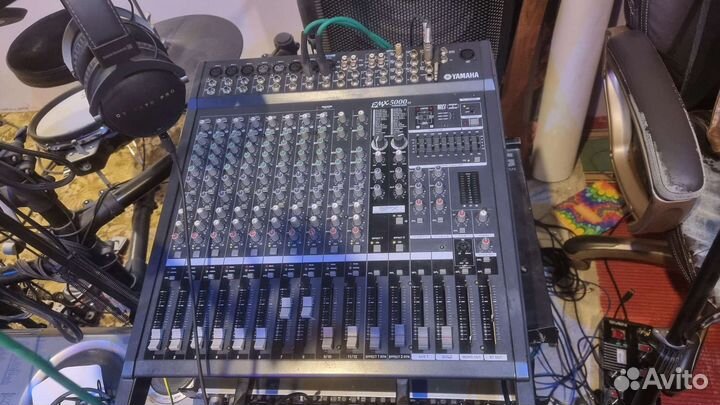 Активный микшерный пульт с усилителем