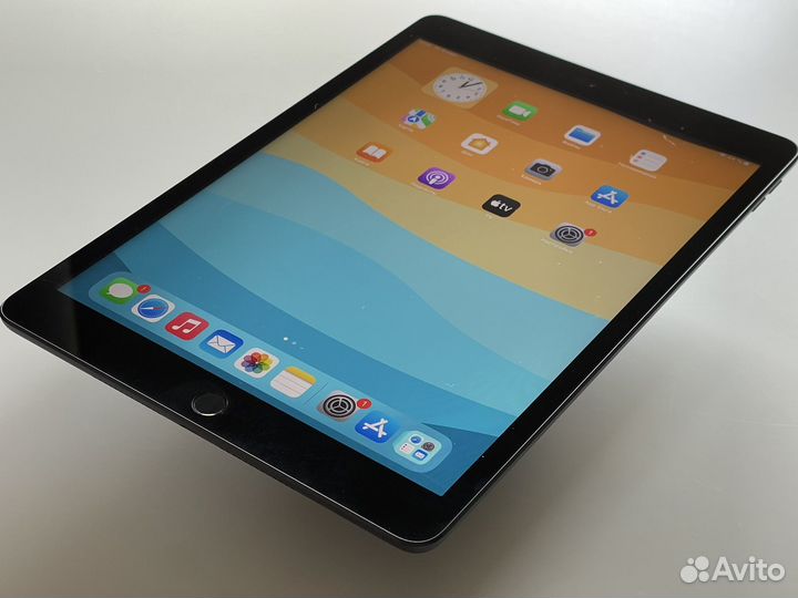 iPad 8 поколения (2020) 32GB Wi-Fi 8 циклов заряда
