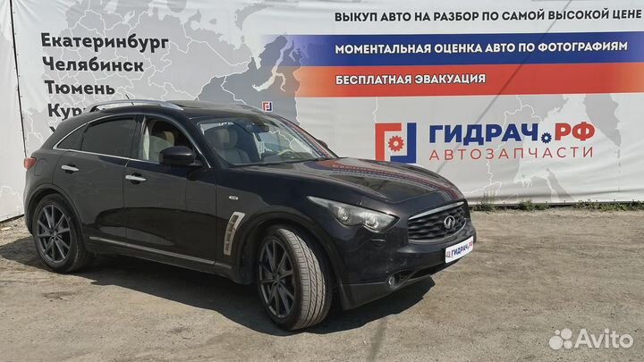 Стекло двери задней правой Infiniti FX50 (S51) 823