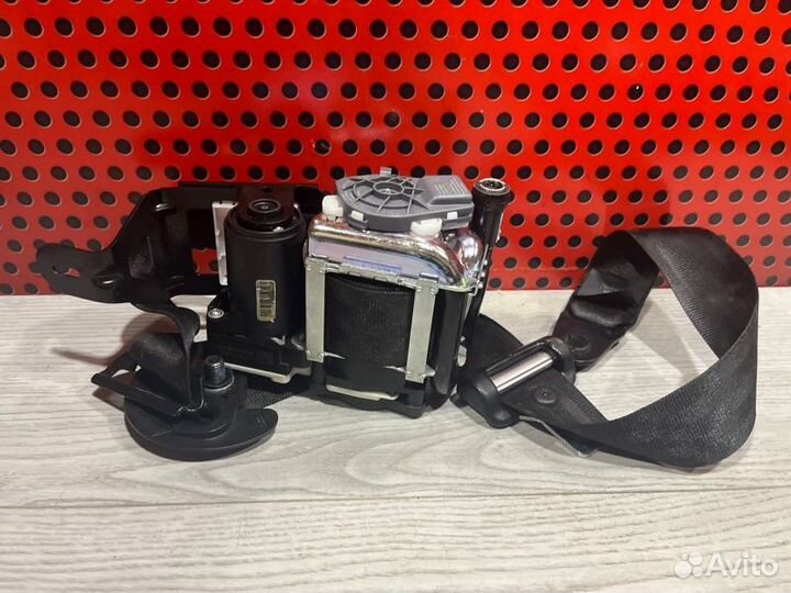 Ремень безопасности передний левый Land Rover