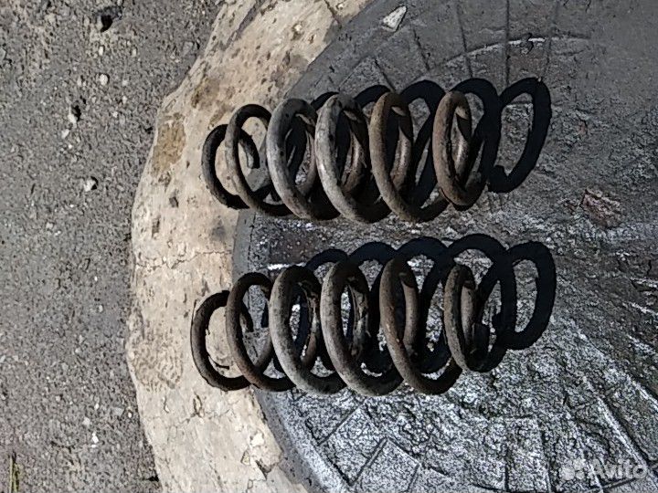 Задние пружины Toyota RAV4 2.0 AT 4wd