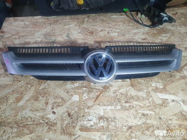 Решетка радиатора Volkswagen Golf plus 1.6 BLP