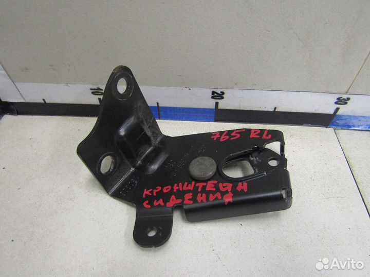 Замок спинки сиденья Focus III 2011