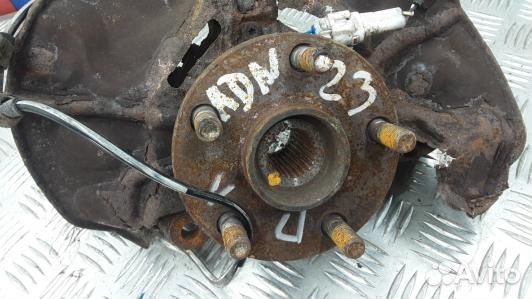Ступица передняя левая toyota avensis T25 (ADN23K9