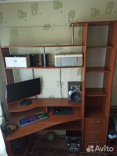 Стол компьютерный со стеллажом