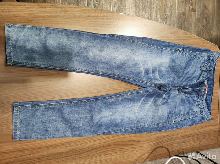 Джинсы