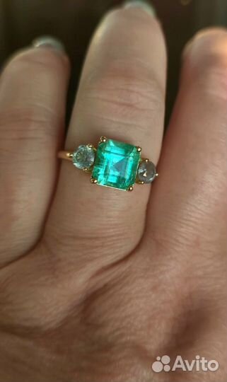 Золотое кольцо природный изумруд,александрит Урал