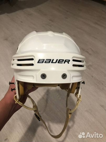 Хоккейный шлем