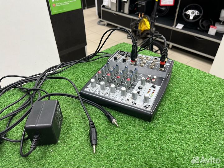 Микшерный пульт Behringer Xenyx 802 (пт18б)