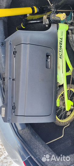 Бардачок (перчаточный ящик) Jetta 5