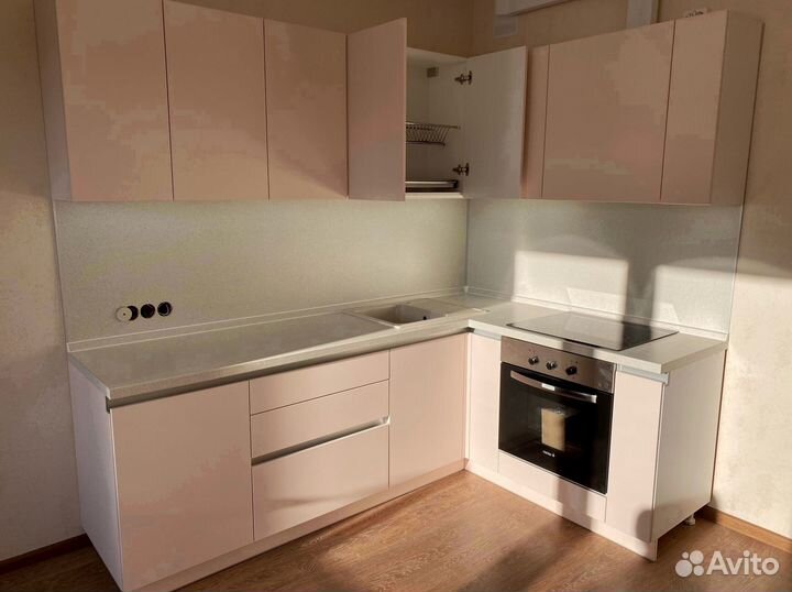 Кухня новая