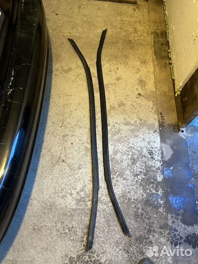 Уплотнительная резинка капота bmw f30