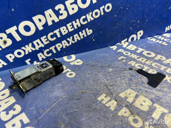 Активатор лючка бензобака Hyundai Sonata 4 седан