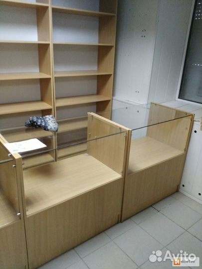 Полки стеллажи витрины торговое оборудование