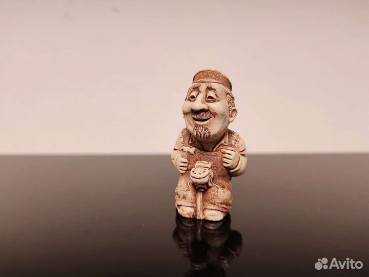 Нэцке сапожник