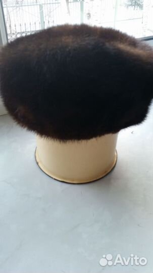 Шапки женские (норка, чернобурая лиса, каракуль)
