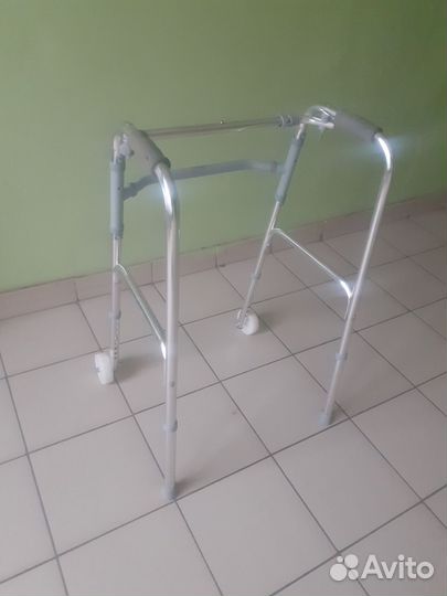 Ходунки для взрослых на колесах