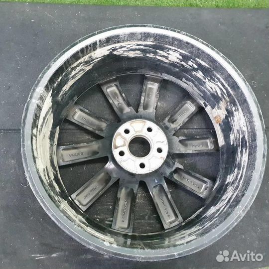 Диск литой Вольво хс60 2 (2017-2021)