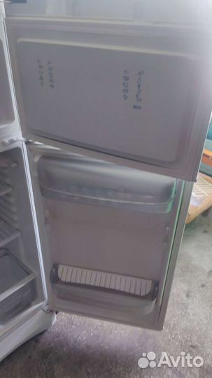 Холодильник бу indesit