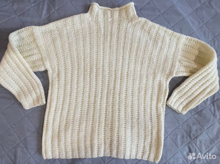 Свитер женский молочный