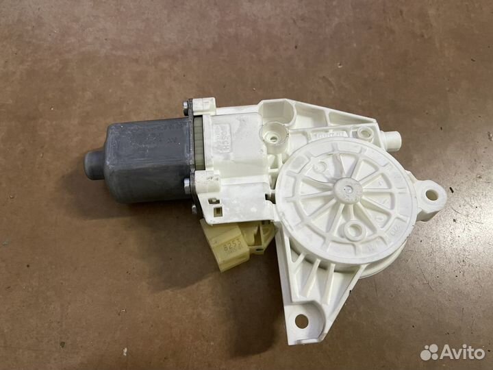 Задний мотор стеклоподьемника mercedes w164 gl164