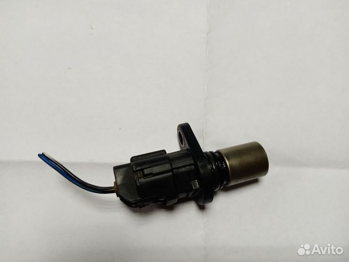 Датчик распредвала тойота авенсис 1 Т 220