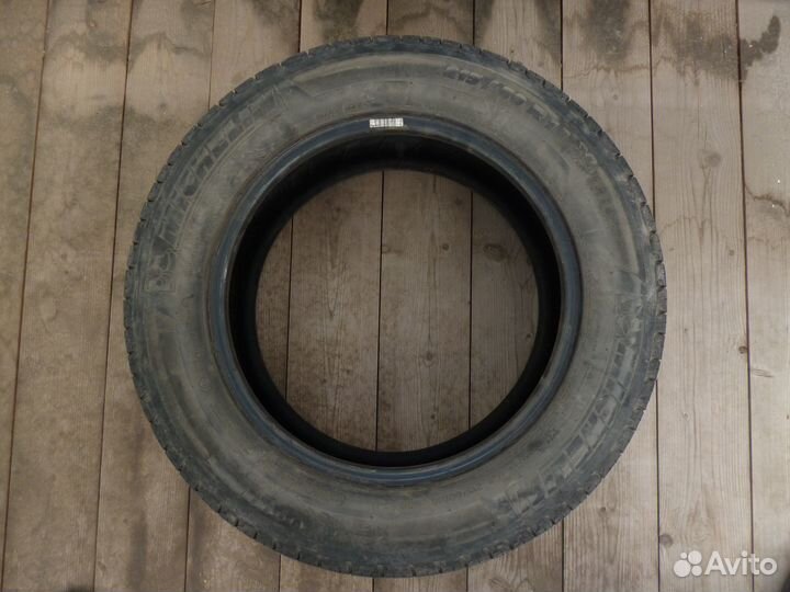 Michelin Latitude Tour HP 215/60 R16 95H