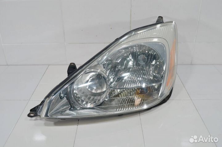 Фара левая Toyota Sienna 2 2003-2006