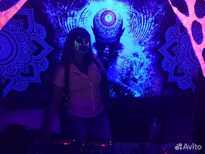 Полотно светящееся в ультрафиолете для дискотеки