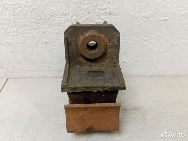 Опора двигателя