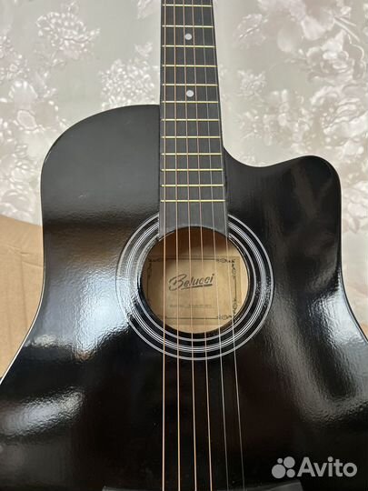 Акустическая гитара belucci