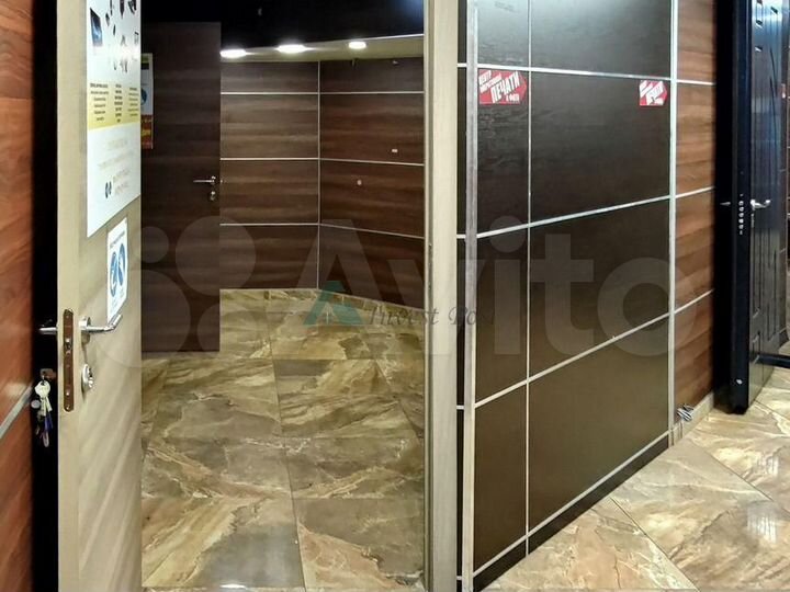 Торговое помещение у метро, 265.5 м²