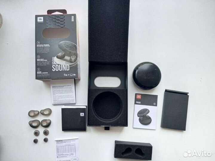 Беспроводные наушники JBL