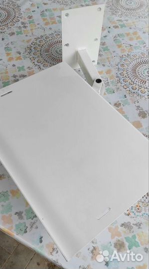 Полка настенная для телевизора поворотная белая