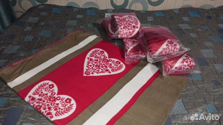 Уютный плед с сердечками