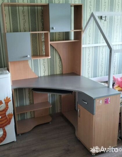 Компьютерный стол