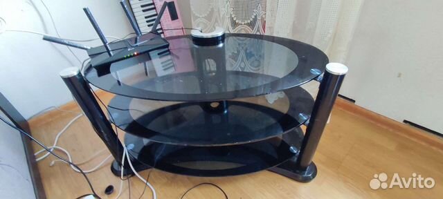 Стол под телевизор