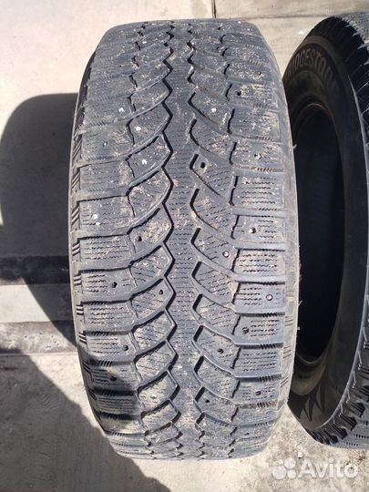 Bridgestone Blizzak Spike-01 215/60 R16 95T