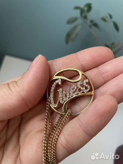 Браслет на руку Guess