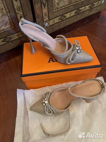 Золотые босоножки 36