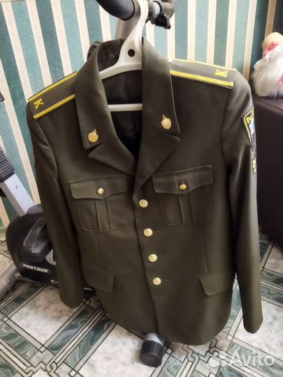 Китель военный