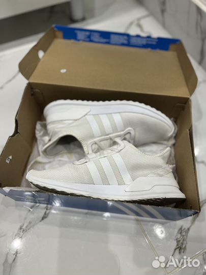 Кроссовки мужские adidas 42,5