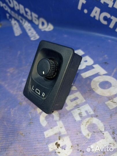 Блок управления зеркалами Chevrolet Niva